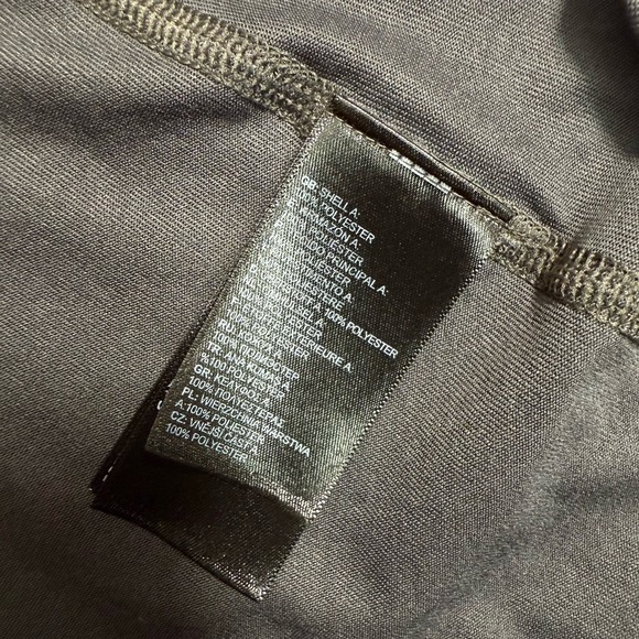 North Face Shirt Womens Medium Short Sleeve Lightweight Crew Neck Gray Flashdry - Picture 10 of 10